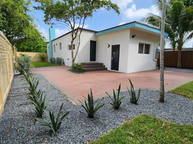 442 NW 46th St, Miami FL 33127