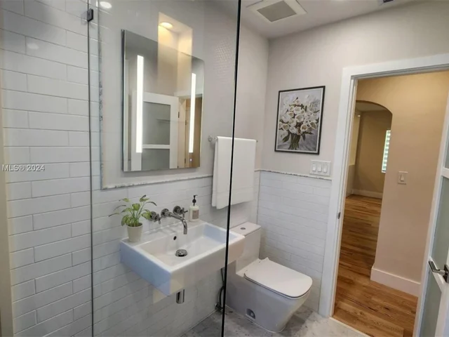 442 NW 46th St, Miami FL 33127