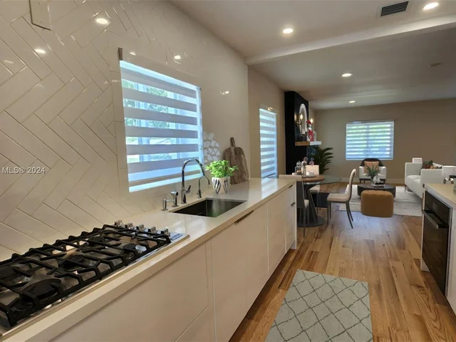 442 NW 46th St, Miami FL 33127