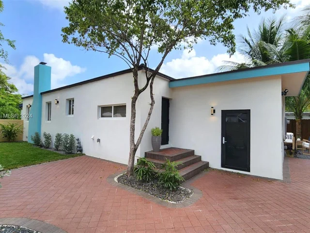 442 NW 46th St, Miami FL 33127