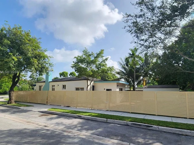 442 NW 46th St, Miami FL 33127
