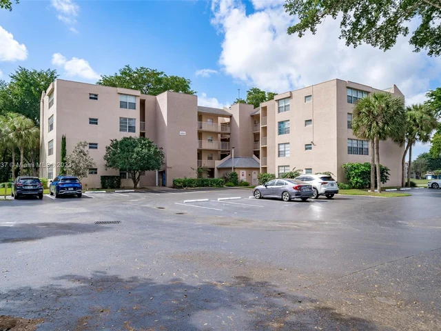 9481 Evergreen Pl # 301, Davie FL 33324