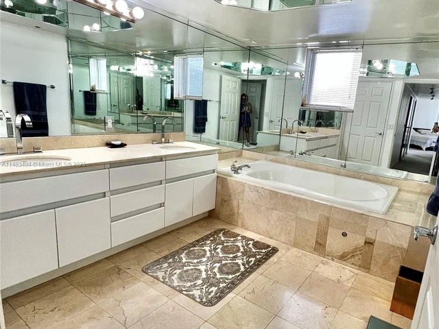 16711 Collins Ave # 801, Sunny Isles Beach FL 33160