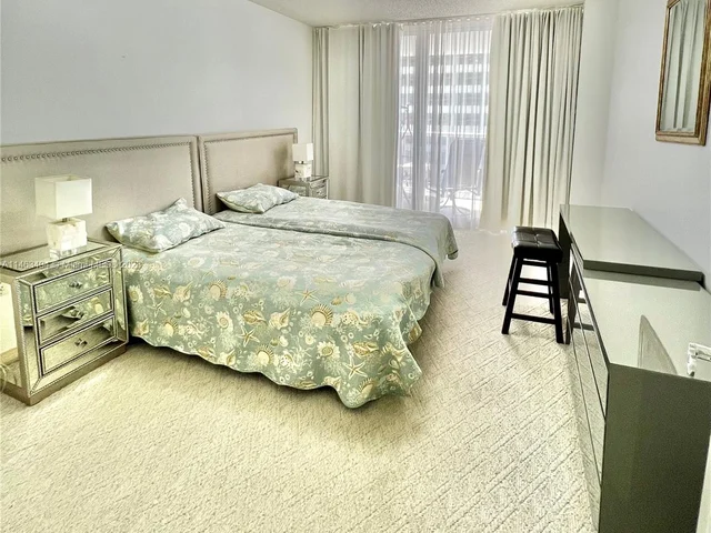 16711 Collins Ave # 801, Sunny Isles Beach FL 33160