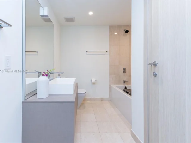 1000 Brickell Plz # 3405, Miami FL 33131