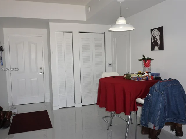 5077 NW 7th St, Miami FL 33126