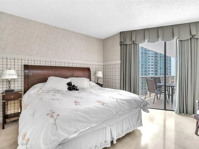 20281 E Country Club Dr # 910, Aventura FL 33180