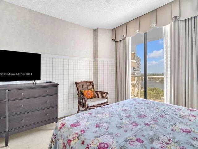 20281 E Country Club Dr # 910, Aventura FL 33180