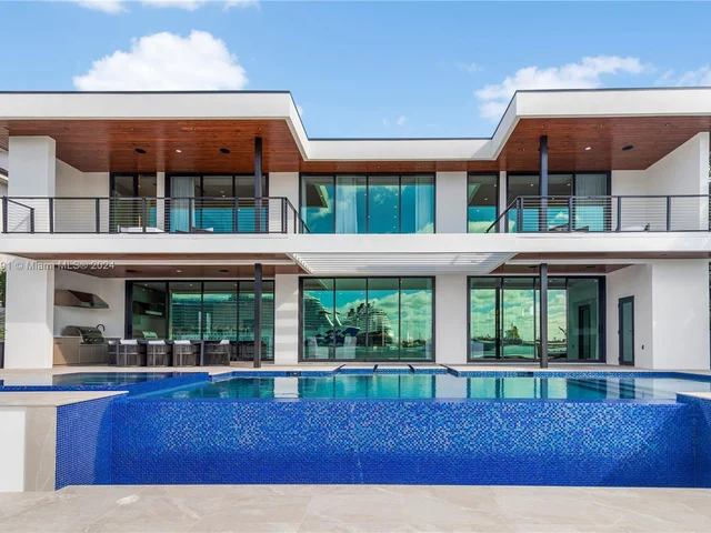 1957 Harbourview Dr, Fort Lauderdale FL 33316