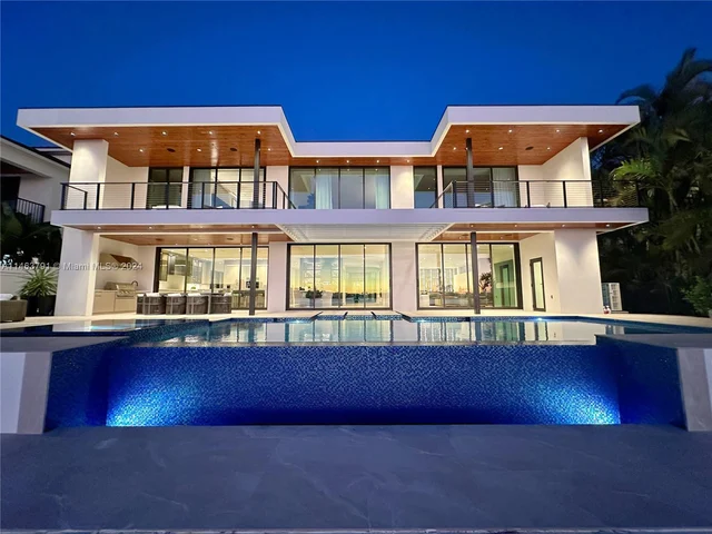 1957 Harbourview Dr, Fort Lauderdale FL 33316