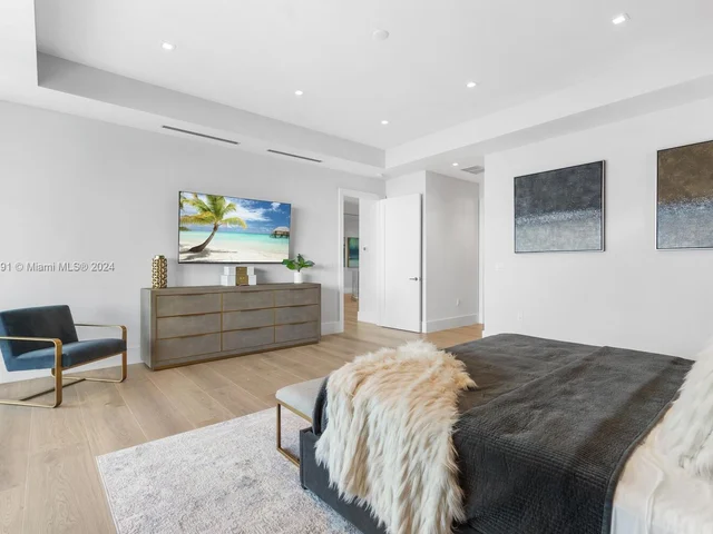 1957 Harbourview Dr, Fort Lauderdale FL 33316