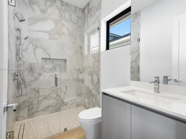 1957 Harbourview Dr, Fort Lauderdale FL 33316