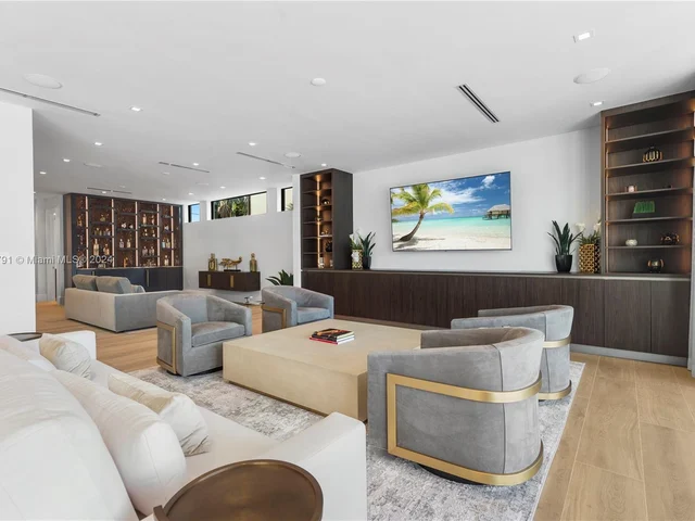 1957 Harbourview Dr, Fort Lauderdale FL 33316