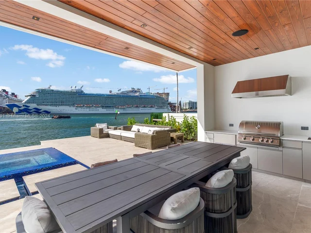 1957 Harbourview Dr, Fort Lauderdale FL 33316