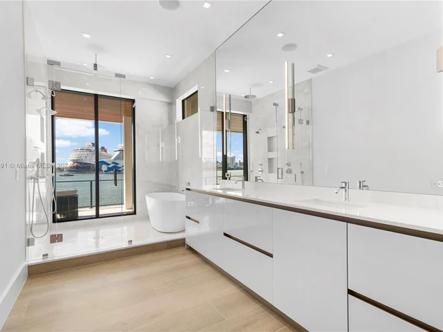 1957 Harbourview Dr, Fort Lauderdale FL 33316