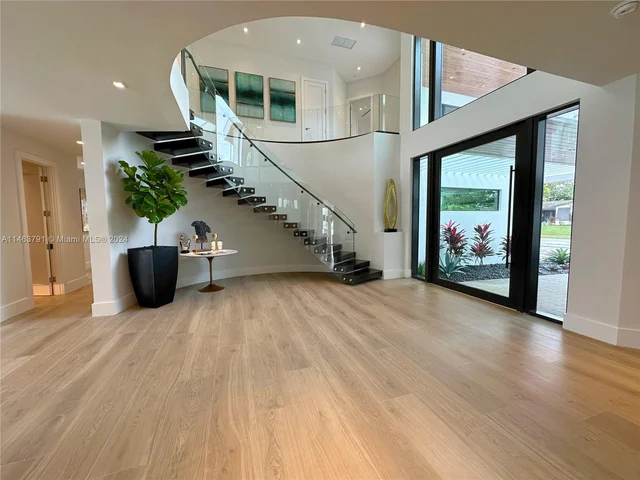 1957 Harbourview Dr, Fort Lauderdale FL 33316