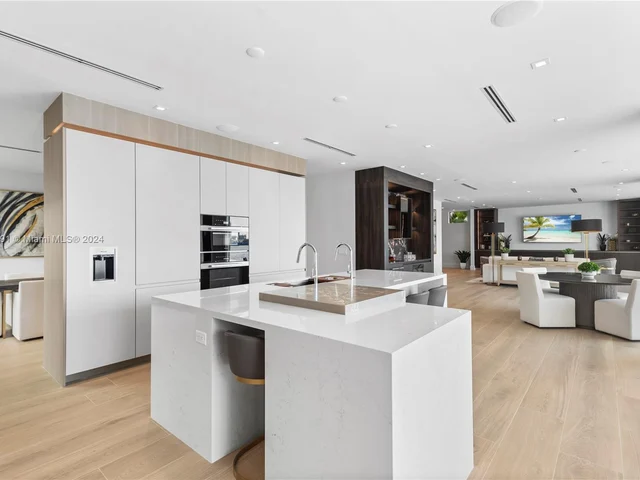 1957 Harbourview Dr, Fort Lauderdale FL 33316