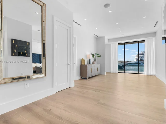 1957 Harbourview Dr, Fort Lauderdale FL 33316