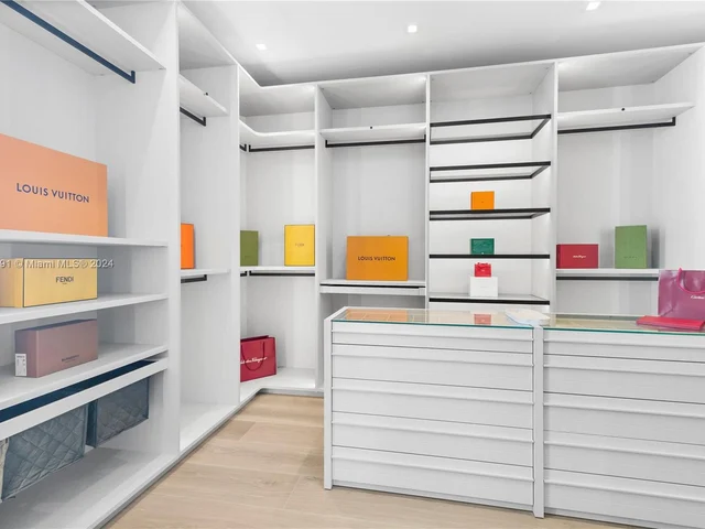 1957 Harbourview Dr, Fort Lauderdale FL 33316