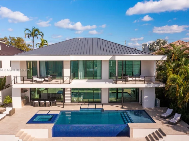 1957 Harbourview Dr, Fort Lauderdale FL 33316