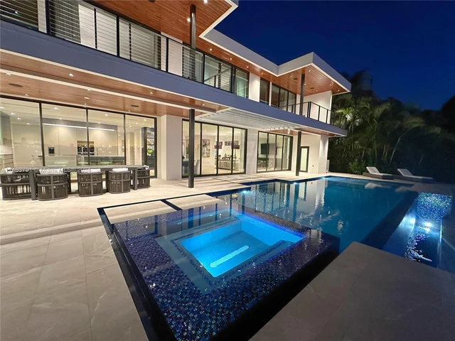 1957 Harbourview Dr, Fort Lauderdale FL 33316