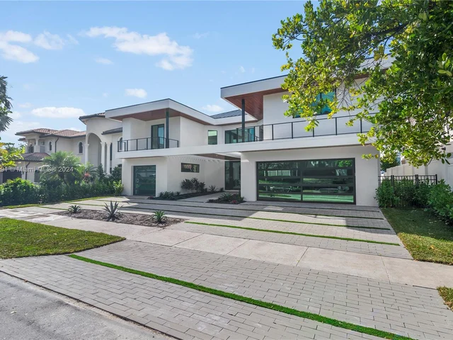 1957 Harbourview Dr, Fort Lauderdale FL 33316