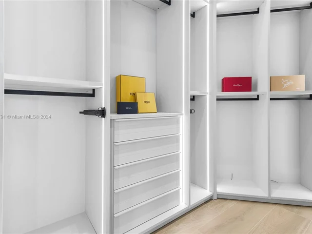 1957 Harbourview Dr, Fort Lauderdale FL 33316