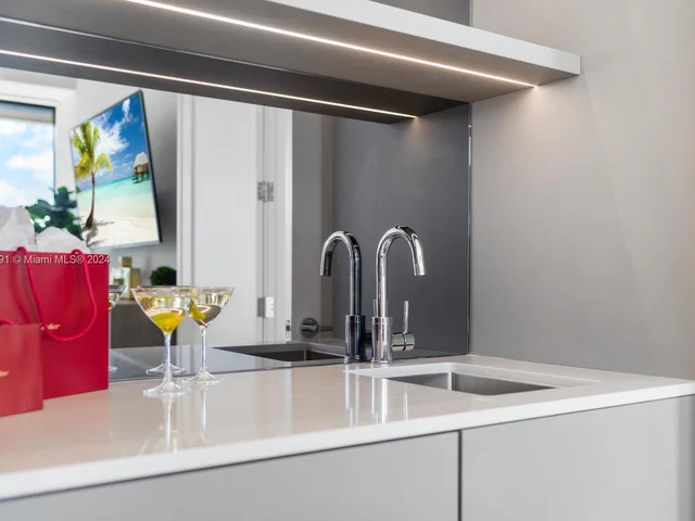 1957 Harbourview Dr, Fort Lauderdale FL 33316