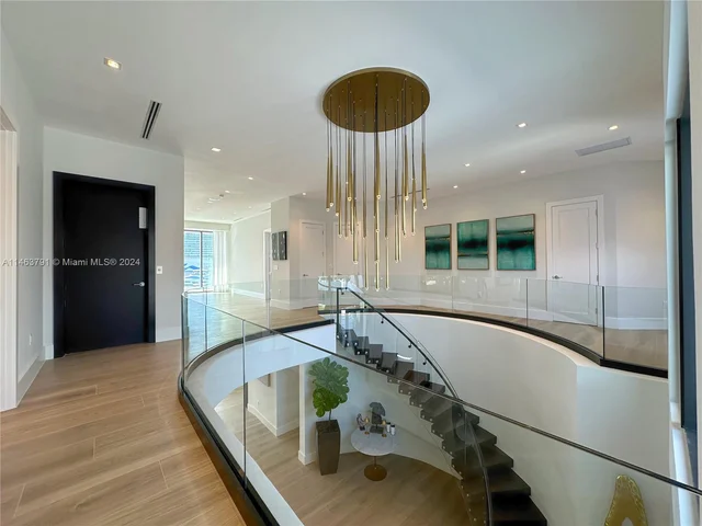 1957 Harbourview Dr, Fort Lauderdale FL 33316