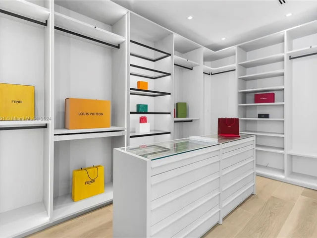 1957 Harbourview Dr, Fort Lauderdale FL 33316