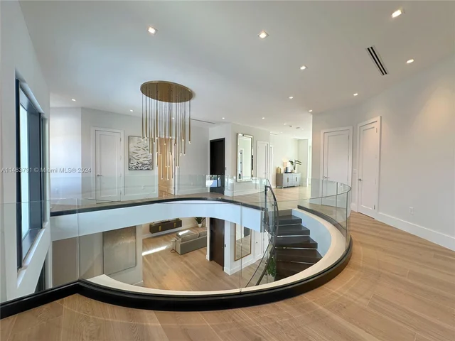 1957 Harbourview Dr, Fort Lauderdale FL 33316