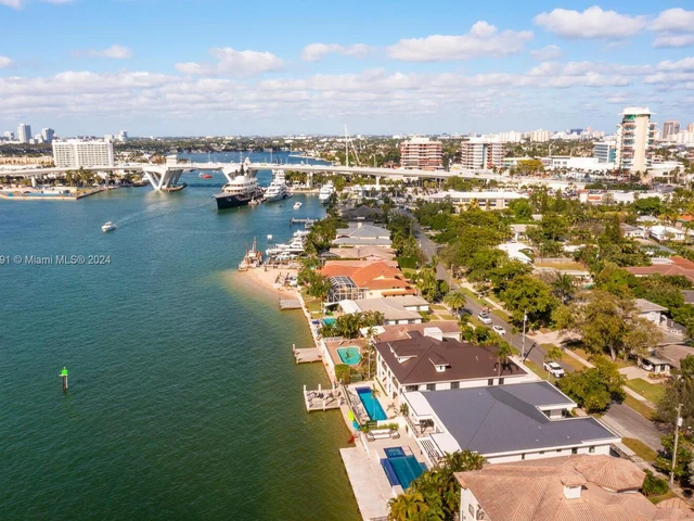 1957 Harbourview Dr, Fort Lauderdale FL 33316