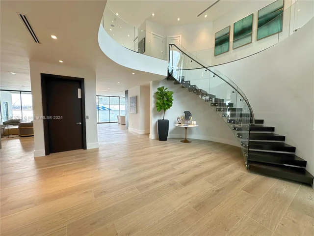 1957 Harbourview Dr, Fort Lauderdale FL 33316