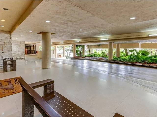 2555 Collins Ave # 910, Miami Beach FL 33140