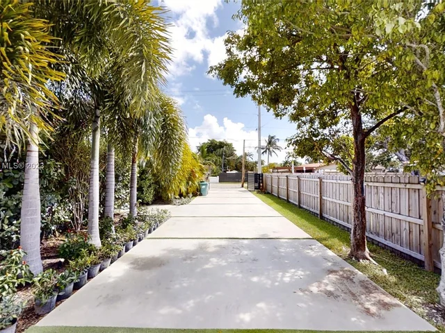 20298 NE 24th Ave, Miami FL 33180
