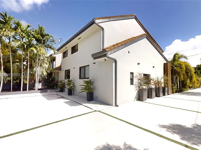 20298 NE 24th Ave, Miami FL 33180