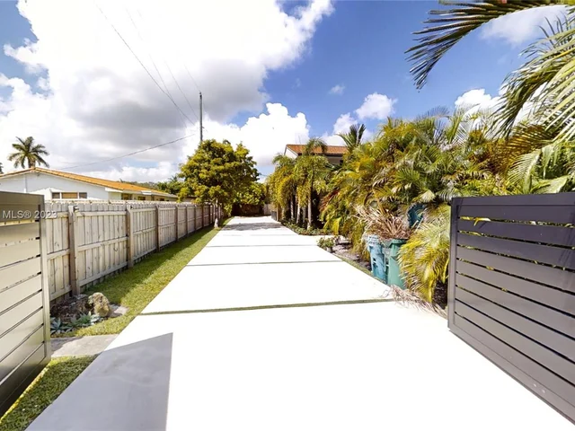 20298 NE 24th Ave, Miami FL 33180