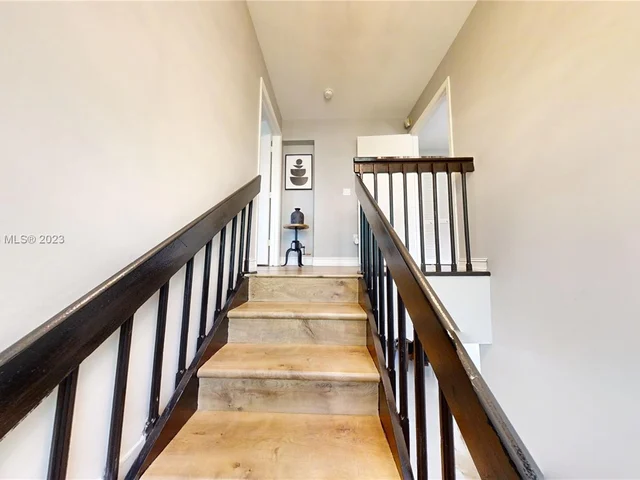 20298 NE 24th Ave, Miami FL 33180