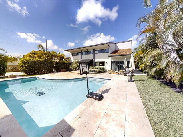 20298 NE 24th Ave, Miami FL 33180