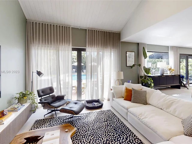 20298 NE 24th Ave, Miami FL 33180