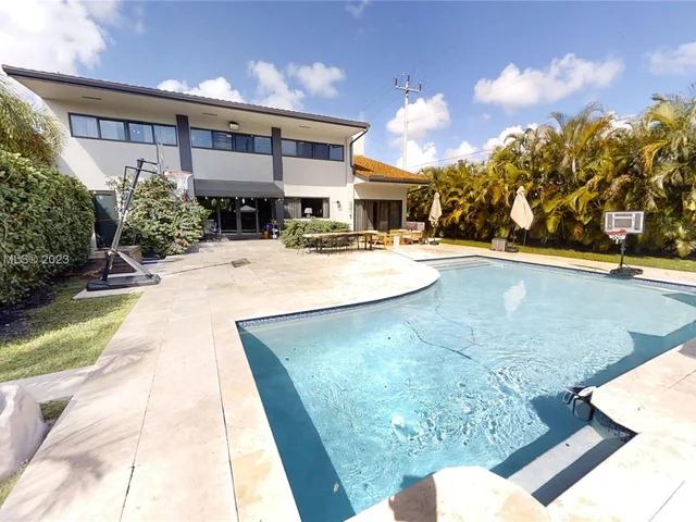 20298 NE 24th Ave, Miami FL 33180