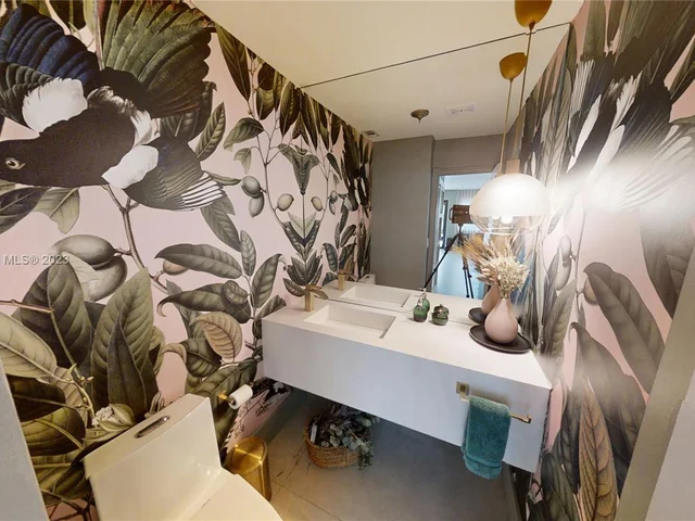 20298 NE 24th Ave, Miami FL 33180