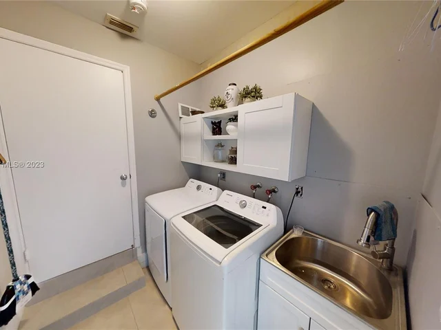 20298 NE 24th Ave, Miami FL 33180