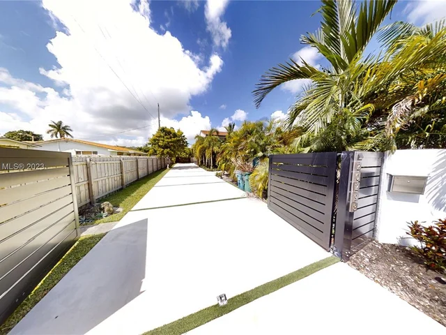 20298 NE 24th Ave, Miami FL 33180