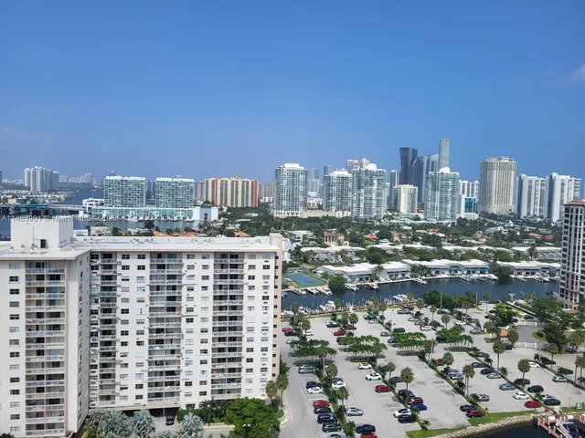 500 Bayview Dr, Sunny Isles Beach FL 33160