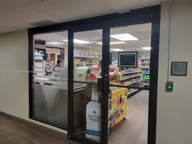 500 Bayview Dr, Sunny Isles Beach FL 33160