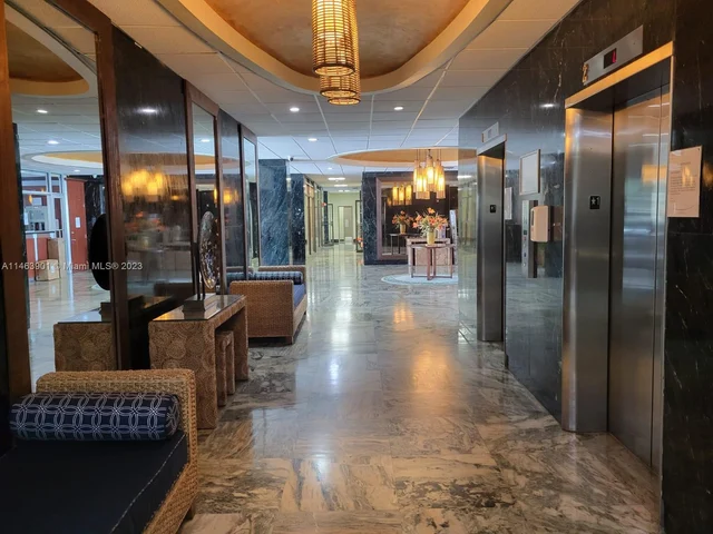 500 Bayview Dr, Sunny Isles Beach FL 33160