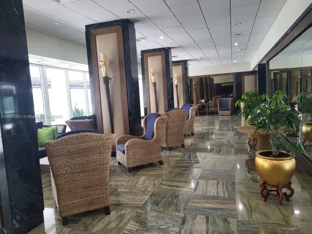 500 Bayview Dr, Sunny Isles Beach FL 33160