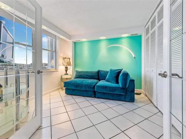 2101 S Ocean Dr # 1008, Hollywood FL 33019