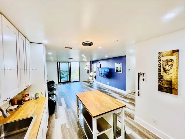 13499 Biscayne Blvd, North Miami FL 33181